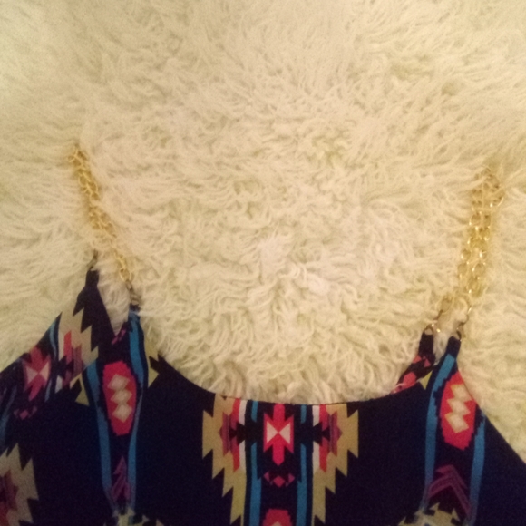 Abstract Southwestern Gold Chain Strap Crop Top Sz Small - Picture 4 of 9